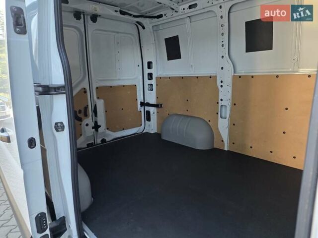 Белый Рено Мастер, объемом двигателя 2.3 л и пробегом 229 тыс. км за 19000 $, фото 28 на Automoto.ua