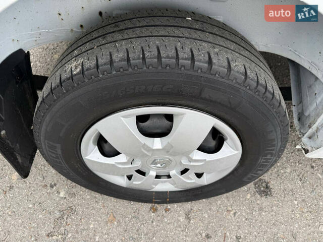 Белый Рено Мастер, объемом двигателя 2.3 л и пробегом 138 тыс. км за 25800 $, фото 57 на Automoto.ua