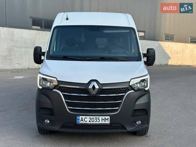 Белый Рено Мастер, объемом двигателя 2.3 л и пробегом 220 тыс. км за 19000 $, фото 2 на Automoto.ua