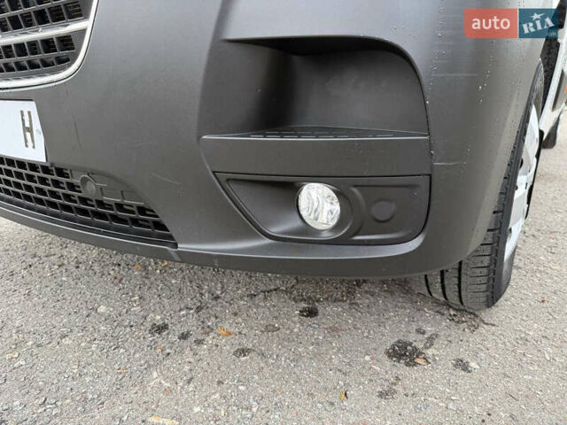 Белый Рено Мастер, объемом двигателя 2.3 л и пробегом 138 тыс. км за 25800 $, фото 17 на Automoto.ua