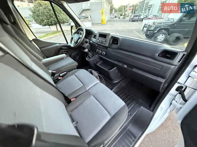 Белый Рено Мастер, объемом двигателя 2.3 л и пробегом 204 тыс. км за 19999 $, фото 50 на Automoto.ua