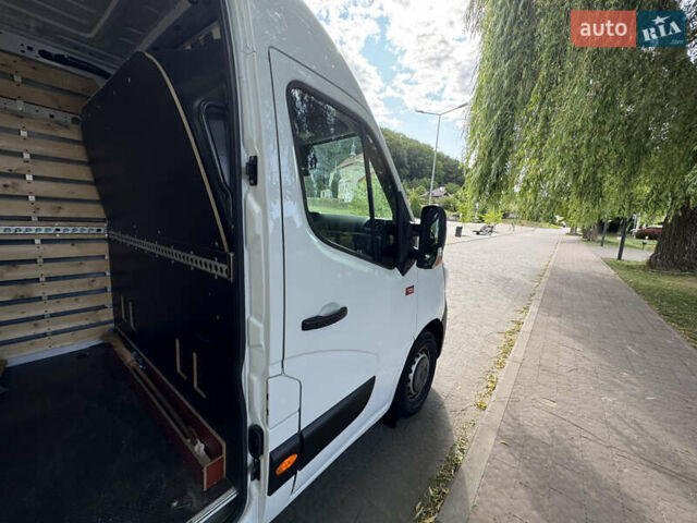Белый Рено Мастер, объемом двигателя 2.3 л и пробегом 177 тыс. км за 18999 $, фото 24 на Automoto.ua