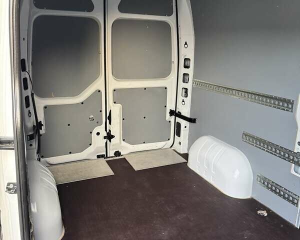 Белый Рено Мастер, объемом двигателя 2.3 л и пробегом 265 тыс. км за 18900 $, фото 21 на Automoto.ua
