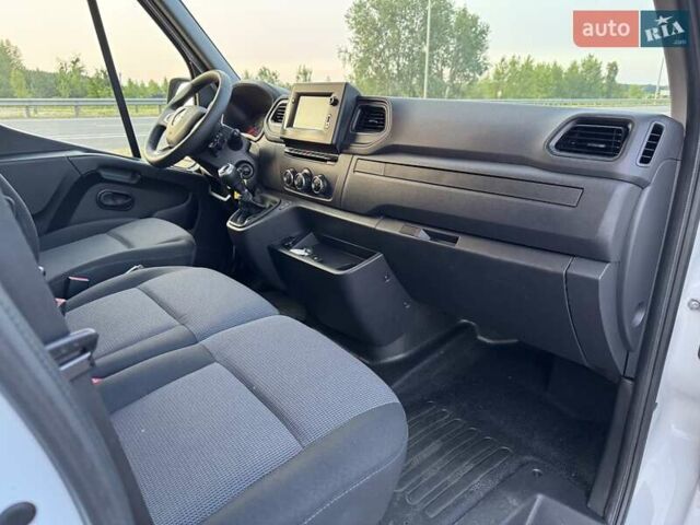Белый Рено Мастер, объемом двигателя 2.3 л и пробегом 260 тыс. км за 20500 $, фото 31 на Automoto.ua