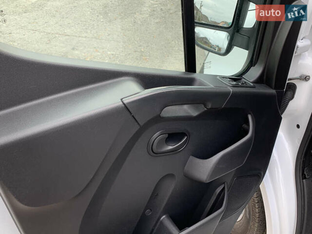 Белый Рено Мастер, объемом двигателя 2.3 л и пробегом 242 тыс. км за 16800 $, фото 29 на Automoto.ua
