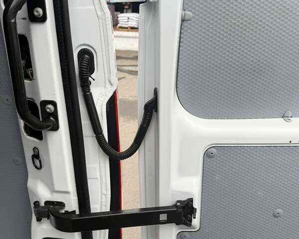Білий Рено Мастєр, об'ємом двигуна 2.3 л та пробігом 220 тис. км за 22500 $, фото 21 на Automoto.ua