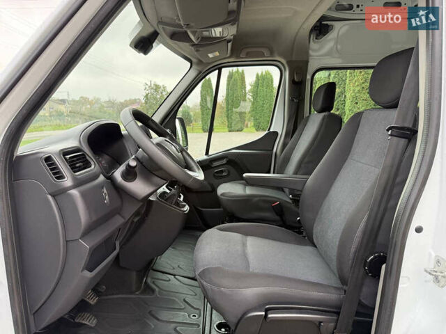 Белый Рено Мастер, объемом двигателя 2.3 л и пробегом 138 тыс. км за 25800 $, фото 36 на Automoto.ua