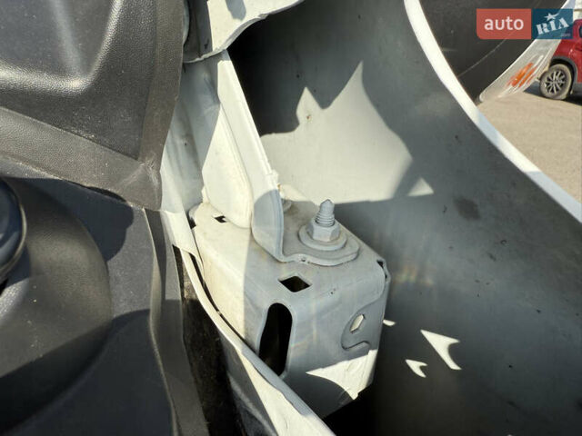 Білий Рено Мастєр, об'ємом двигуна 0 л та пробігом 194 тис. км за 19500 $, фото 28 на Automoto.ua