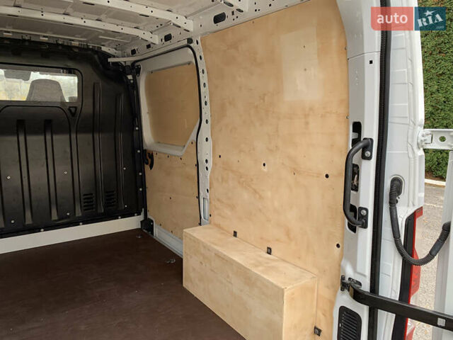 Белый Рено Мастер, объемом двигателя 2.3 л и пробегом 242 тыс. км за 16800 $, фото 25 на Automoto.ua