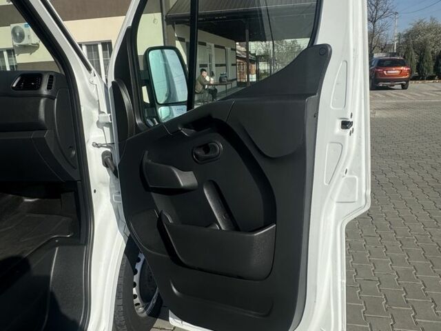 Белый Рено Мастер, объемом двигателя 2.3 л и пробегом 203 тыс. км за 21500 $, фото 19 на Automoto.ua