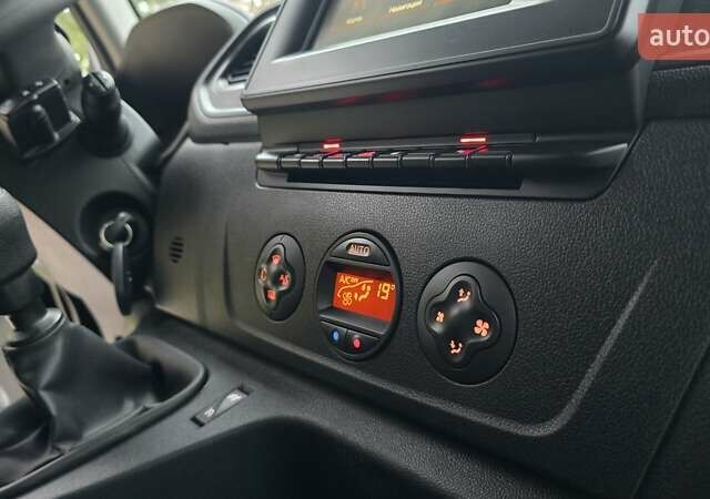 Білий Рено Мастєр, об'ємом двигуна 2.3 л та пробігом 193 тис. км за 21500 $, фото 34 на Automoto.ua