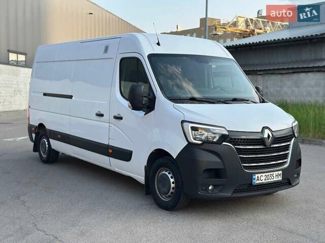 Белый Рено Мастер, объемом двигателя 2.3 л и пробегом 220 тыс. км за 19000 $, фото 1 на Automoto.ua