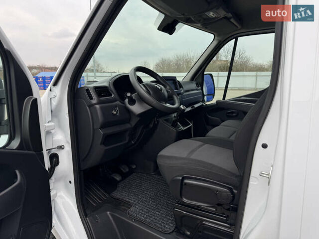 Белый Рено Мастер, объемом двигателя 2.3 л и пробегом 112 тыс. км за 21900 $, фото 90 на Automoto.ua