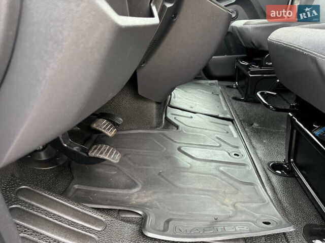 Белый Рено Мастер, объемом двигателя 2.3 л и пробегом 138 тыс. км за 25800 $, фото 39 на Automoto.ua