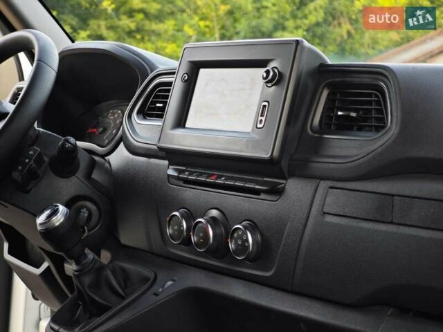 Белый Рено Мастер, объемом двигателя 2.3 л и пробегом 251 тыс. км за 20700 $, фото 2 на Automoto.ua
