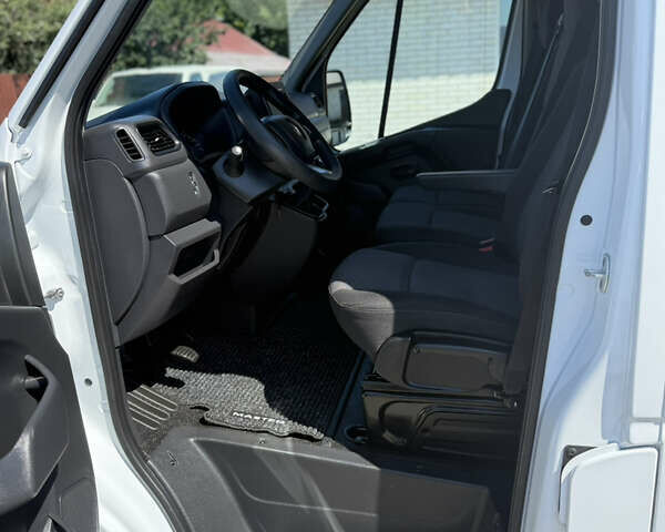 Белый Рено Мастер, объемом двигателя 2.3 л и пробегом 225 тыс. км за 23750 $, фото 53 на Automoto.ua