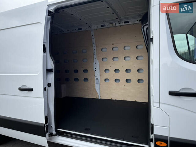Белый Рено Мастер, объемом двигателя 2.3 л и пробегом 112 тыс. км за 21900 $, фото 119 на Automoto.ua