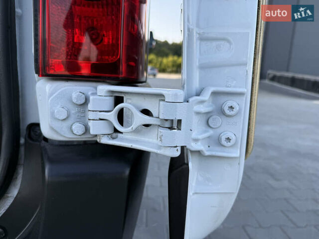 Белый Рено Мастер, объемом двигателя 0 л и пробегом 193 тыс. км за 19700 $, фото 53 на Automoto.ua