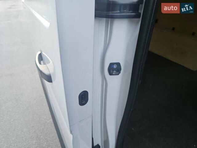 Белый Рено Мастер, объемом двигателя 2.3 л и пробегом 191 тыс. км за 18700 $, фото 33 на Automoto.ua