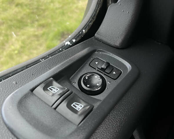 Белый Рено Мастер, объемом двигателя 2.3 л и пробегом 167 тыс. км за 19500 $, фото 33 на Automoto.ua