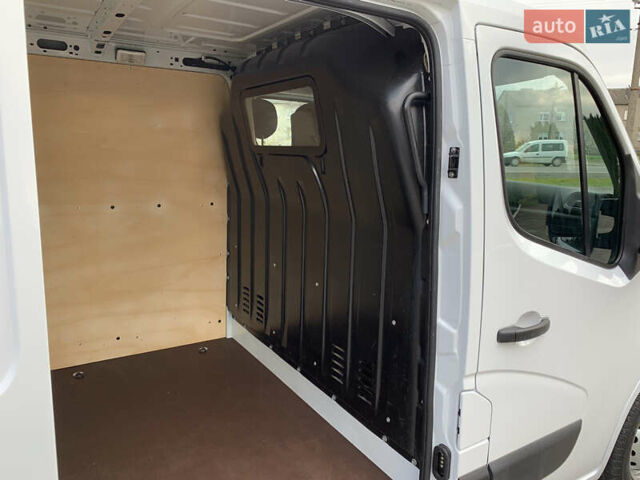 Белый Рено Мастер, объемом двигателя 2.3 л и пробегом 242 тыс. км за 16800 $, фото 17 на Automoto.ua