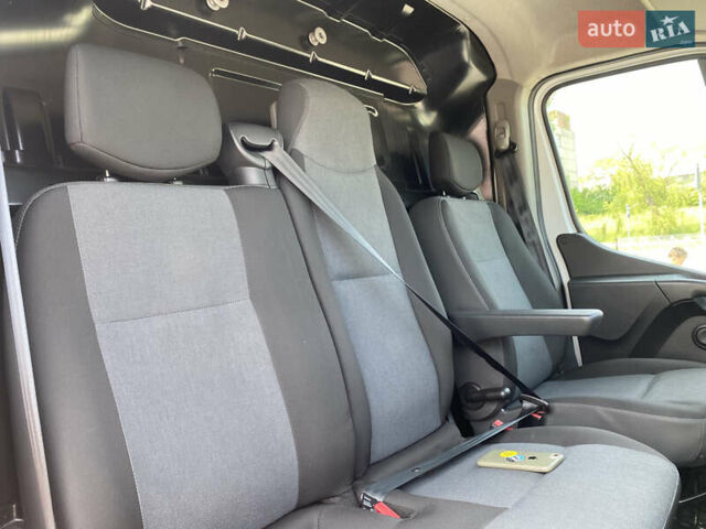 Белый Рено Мастер, объемом двигателя 2.3 л и пробегом 350 тыс. км за 18500 $, фото 26 на Automoto.ua