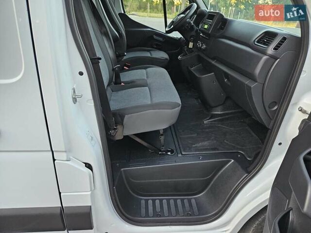 Белый Рено Мастер, объемом двигателя 2.3 л и пробегом 191 тыс. км за 18700 $, фото 47 на Automoto.ua