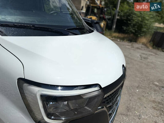 Белый Рено Мастер, объемом двигателя 2.3 л и пробегом 195 тыс. км за 23900 $, фото 6 на Automoto.ua