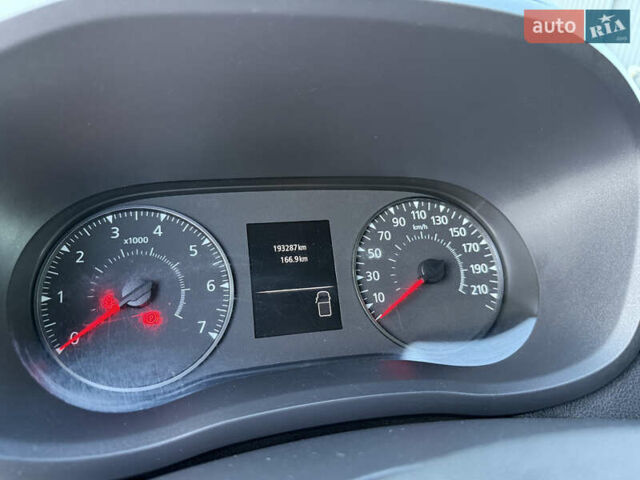 Белый Рено Мастер, объемом двигателя 0 л и пробегом 193 тыс. км за 19700 $, фото 63 на Automoto.ua