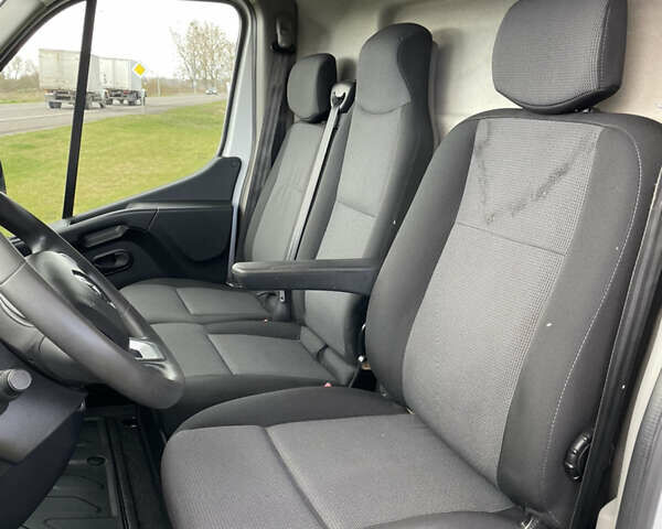 Белый Рено Мастер, объемом двигателя 2.3 л и пробегом 167 тыс. км за 19500 $, фото 28 на Automoto.ua