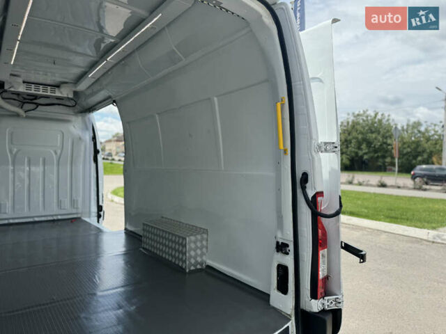 Белый Рено Мастер, объемом двигателя 0 л и пробегом 260 тыс. км за 22500 $, фото 24 на Automoto.ua