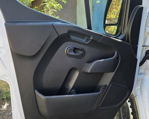 Білий Рено Мастєр, об'ємом двигуна 2.3 л та пробігом 125 тис. км за 21400 $, фото 36 на Automoto.ua