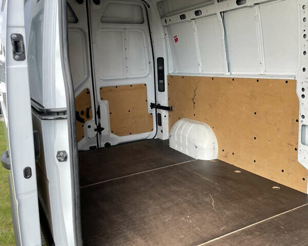 Белый Рено Мастер, объемом двигателя 2.3 л и пробегом 167 тыс. км за 19500 $, фото 23 на Automoto.ua