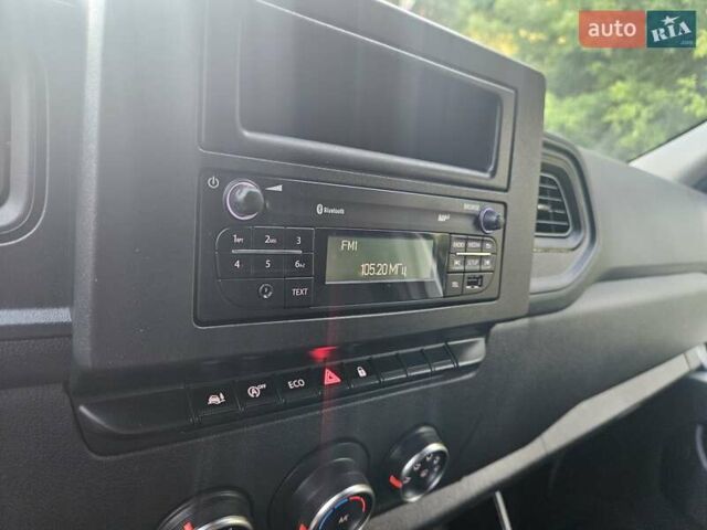 Белый Рено Мастер, объемом двигателя 2.3 л и пробегом 191 тыс. км за 18700 $, фото 77 на Automoto.ua