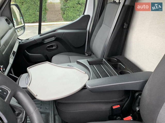 Белый Рено Мастер, объемом двигателя 2.3 л и пробегом 242 тыс. км за 16800 $, фото 39 на Automoto.ua