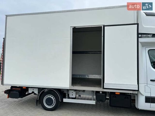 Белый Рено Мастер, объемом двигателя 2.3 л и пробегом 325 тыс. км за 25999 $, фото 40 на Automoto.ua