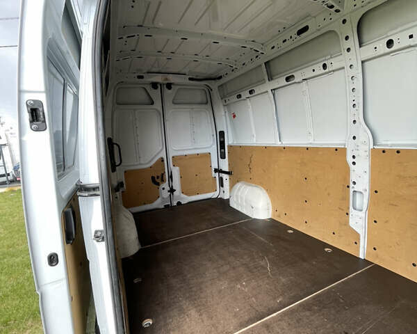 Белый Рено Мастер, объемом двигателя 2.3 л и пробегом 167 тыс. км за 19500 $, фото 25 на Automoto.ua