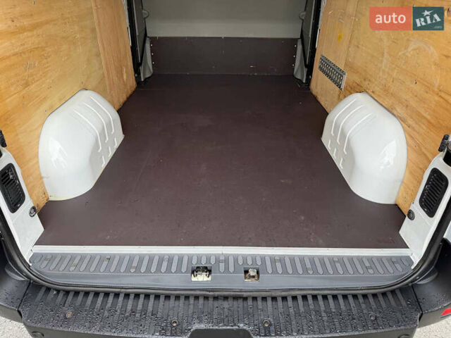 Белый Рено Мастер, объемом двигателя 2.3 л и пробегом 138 тыс. км за 25800 $, фото 31 на Automoto.ua