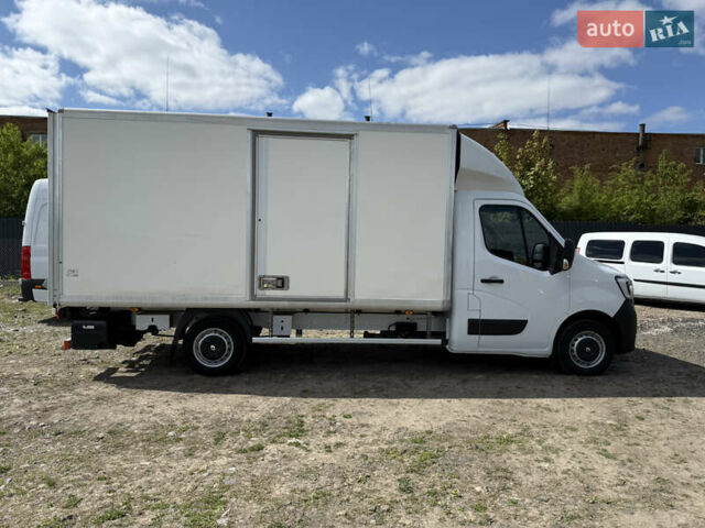 Белый Рено Мастер, объемом двигателя 2.3 л и пробегом 218 тыс. км за 22700 $, фото 5 на Automoto.ua