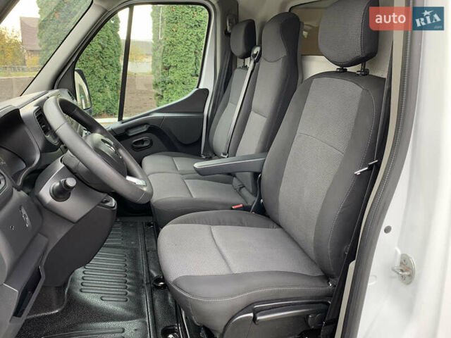 Белый Рено Мастер, объемом двигателя 2.3 л и пробегом 242 тыс. км за 16800 $, фото 32 на Automoto.ua