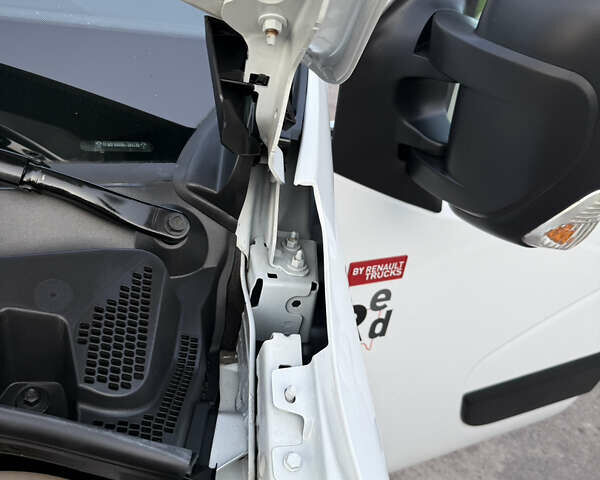 Белый Рено Мастер, объемом двигателя 2.3 л и пробегом 171 тыс. км за 20700 $, фото 67 на Automoto.ua