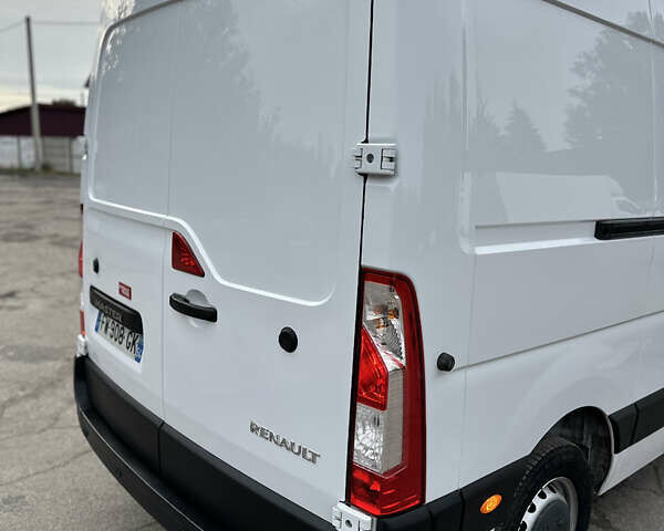 Белый Рено Мастер, объемом двигателя 2.3 л и пробегом 175 тыс. км за 19700 $, фото 23 на Automoto.ua