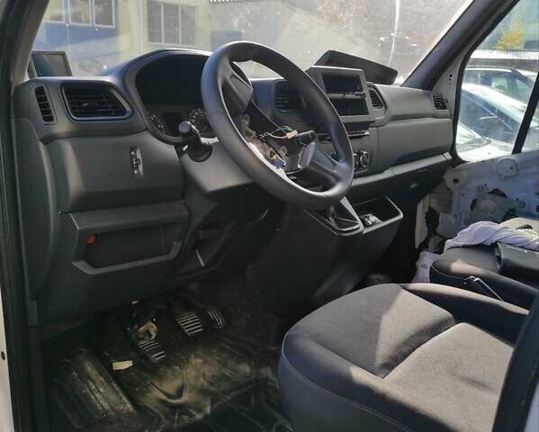 Белый Рено Мастер, объемом двигателя 2.3 л и пробегом 200 тыс. км за 7500 $, фото 3 на Automoto.ua