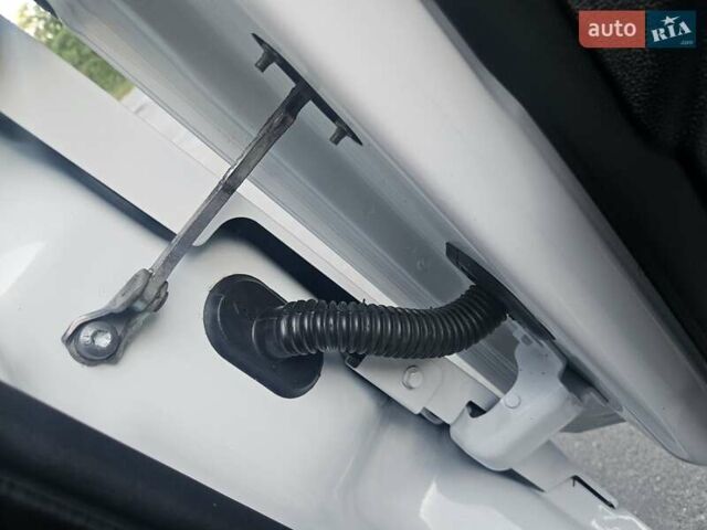 Белый Рено Мастер, объемом двигателя 2.3 л и пробегом 191 тыс. км за 18700 $, фото 37 на Automoto.ua