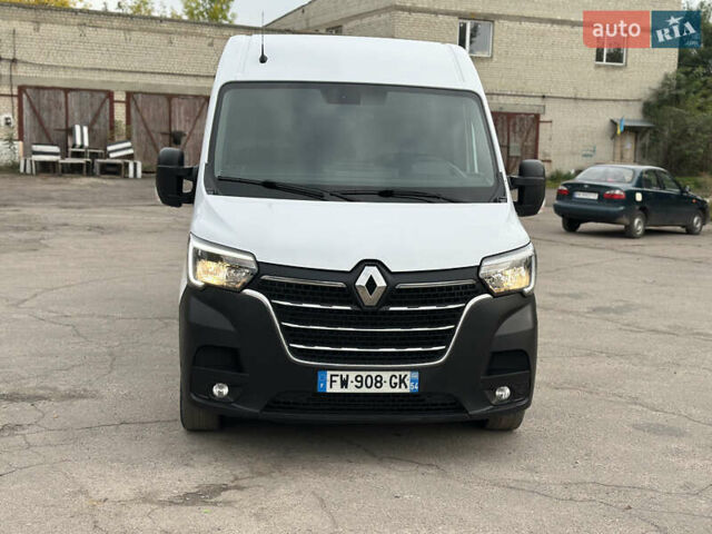 Белый Рено Мастер, объемом двигателя 2.3 л и пробегом 175 тыс. км за 19700 $, фото 2 на Automoto.ua