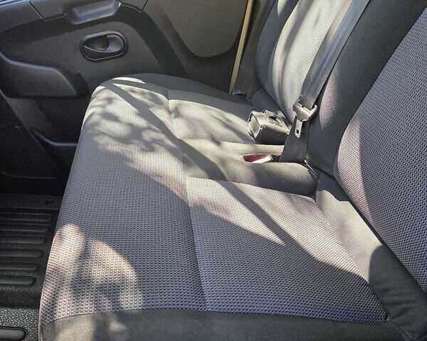 Білий Рено Мастєр, об'ємом двигуна 2.3 л та пробігом 125 тис. км за 21400 $, фото 28 на Automoto.ua