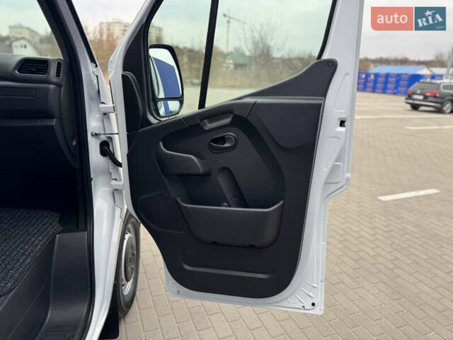 Белый Рено Мастер, объемом двигателя 2.3 л и пробегом 112 тыс. км за 21900 $, фото 76 на Automoto.ua