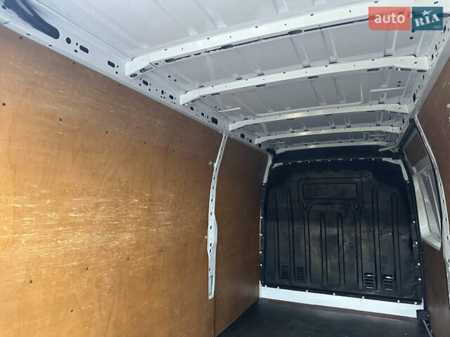 Белый Рено Мастер, объемом двигателя 2.3 л и пробегом 150 тыс. км за 21199 $, фото 10 на Automoto.ua