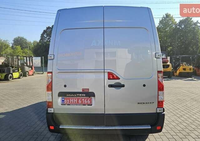 Белый Рено Мастер, объемом двигателя 2.3 л и пробегом 248 тыс. км за 19300 $, фото 7 на Automoto.ua
