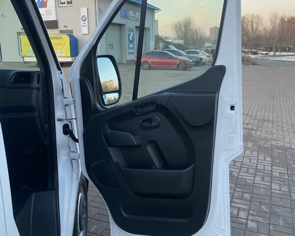 Белый Рено Мастер, объемом двигателя 2.3 л и пробегом 235 тыс. км за 21999 $, фото 73 на Automoto.ua